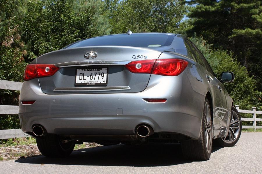  Infiniti Q50 2014 года  (фото 42 из 52)